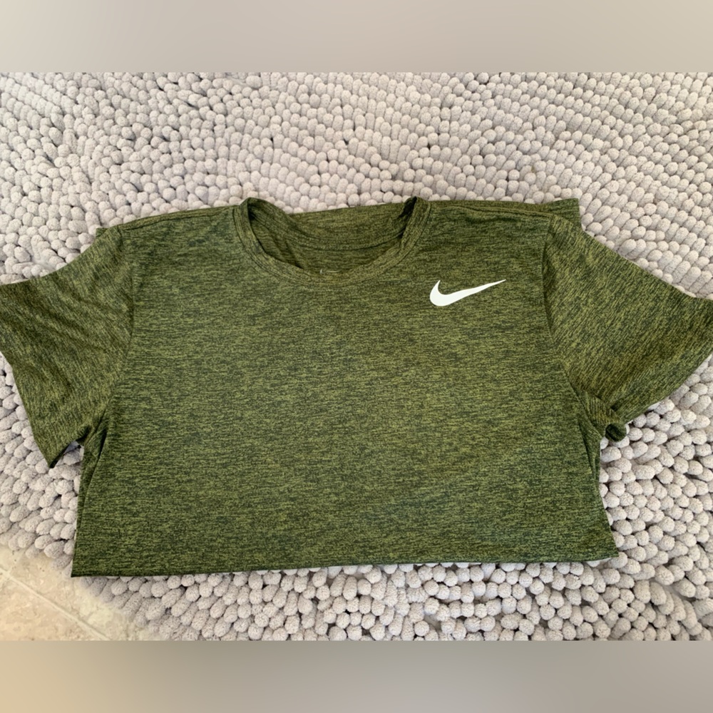 Men’s Nike dri-fit shirt size small but runs big. Olive green heathered